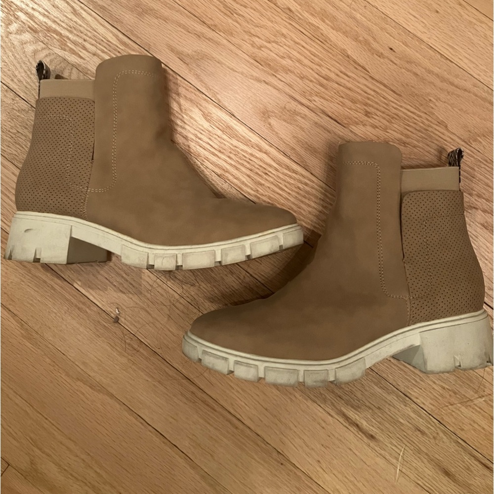 Beige Jurnee Booties size 9